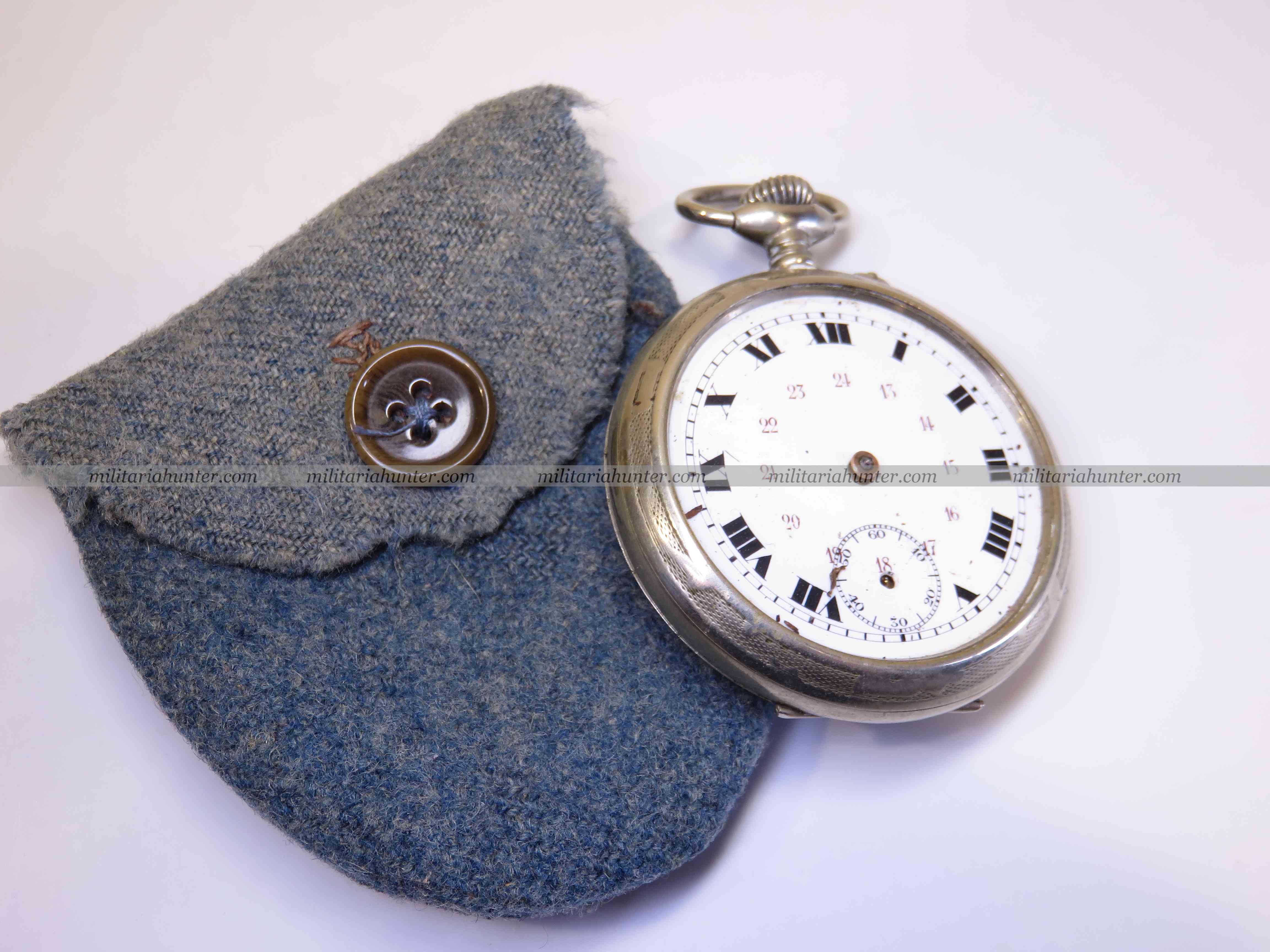 militaria : France 14-18 pochette bleu horizon pour montre ou boussole