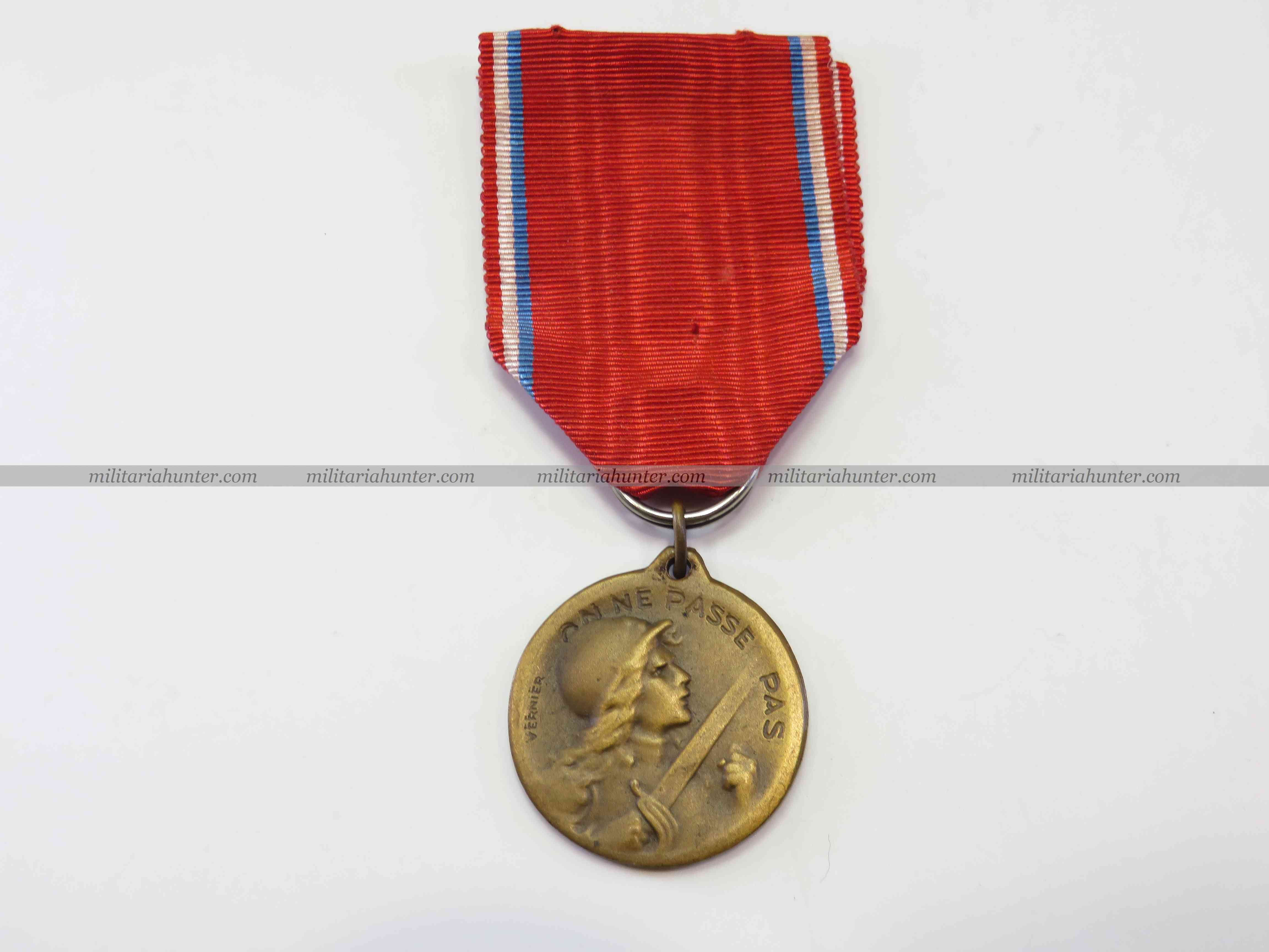 militaria : WW1 French Verdun Medal - Médaille de Verdun