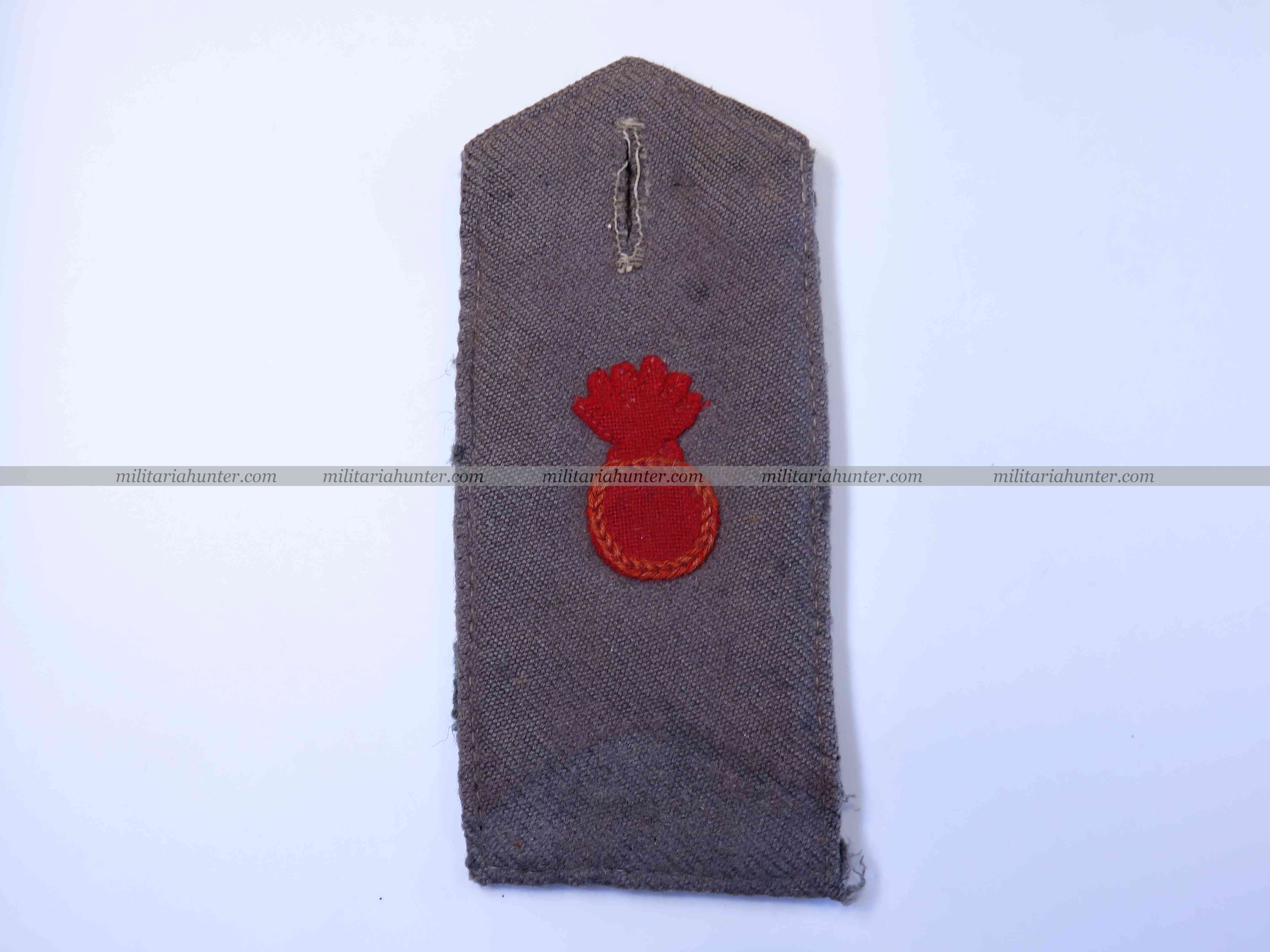 militaria : patte d'épaule M07 simplifiées Garde Feld Artillerie Rgt Nr 4, 6 et 7