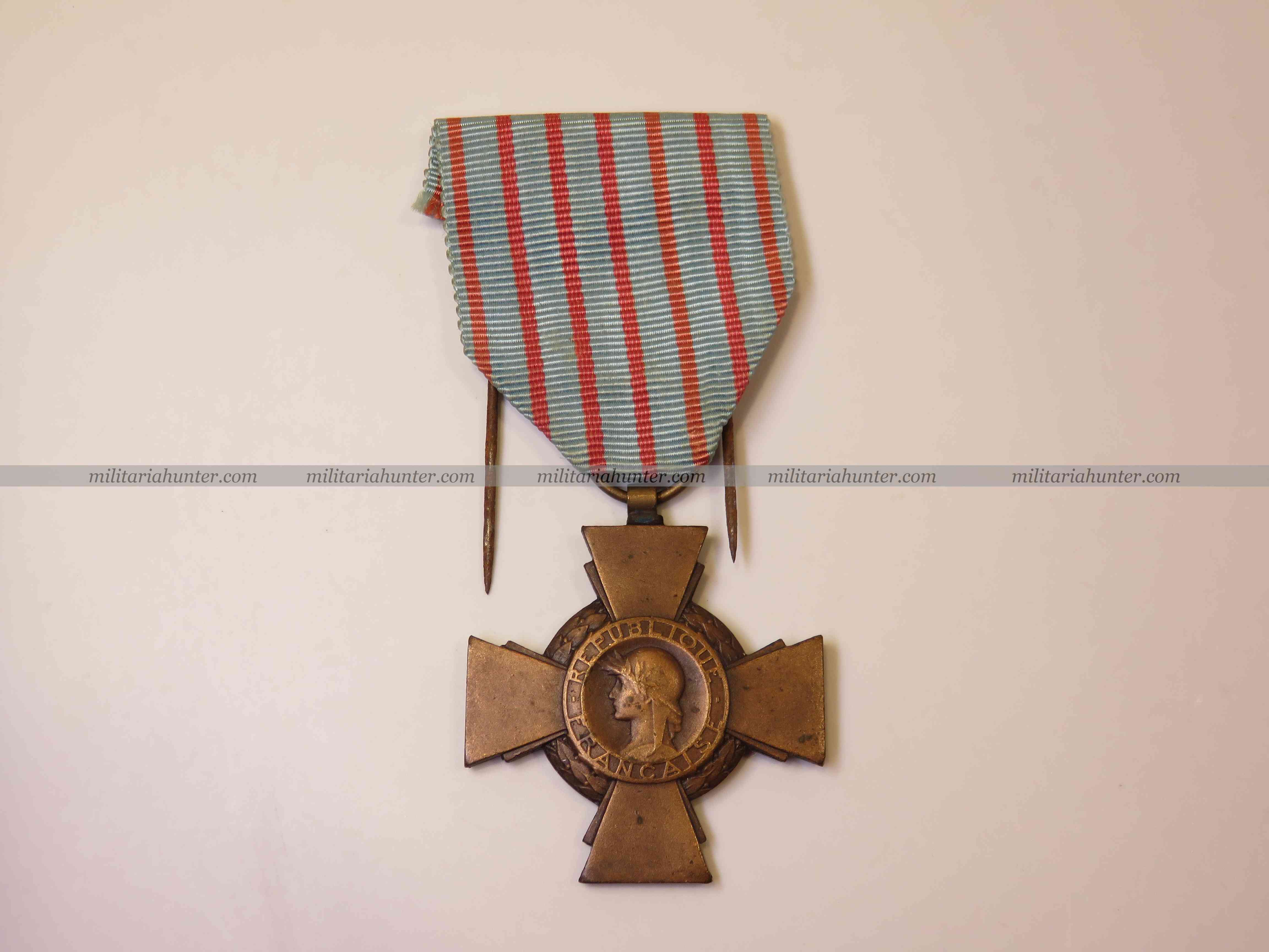 militaria : Croix du Combattant - ww1 french fighter medal
