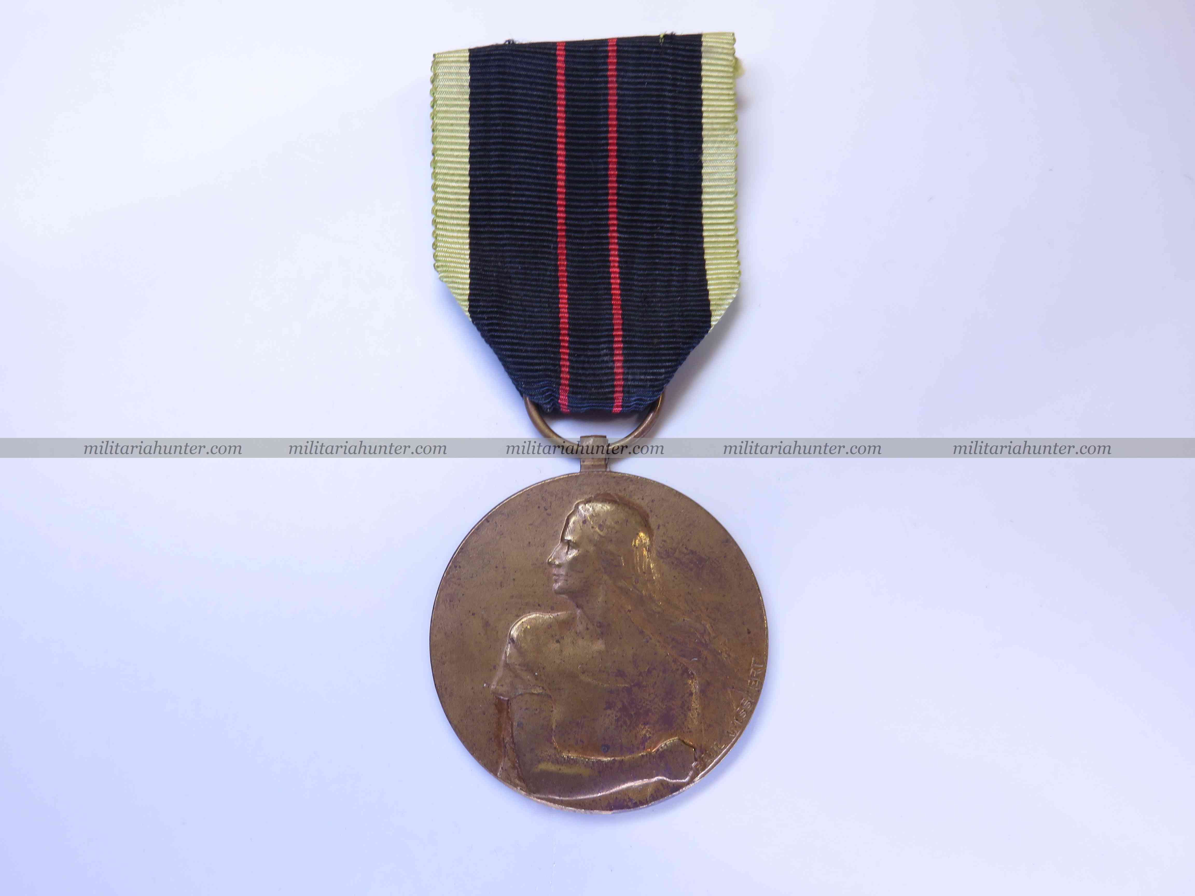 militaria : Belgique - médaille de la Résistance 1940-1945 RESISTERE