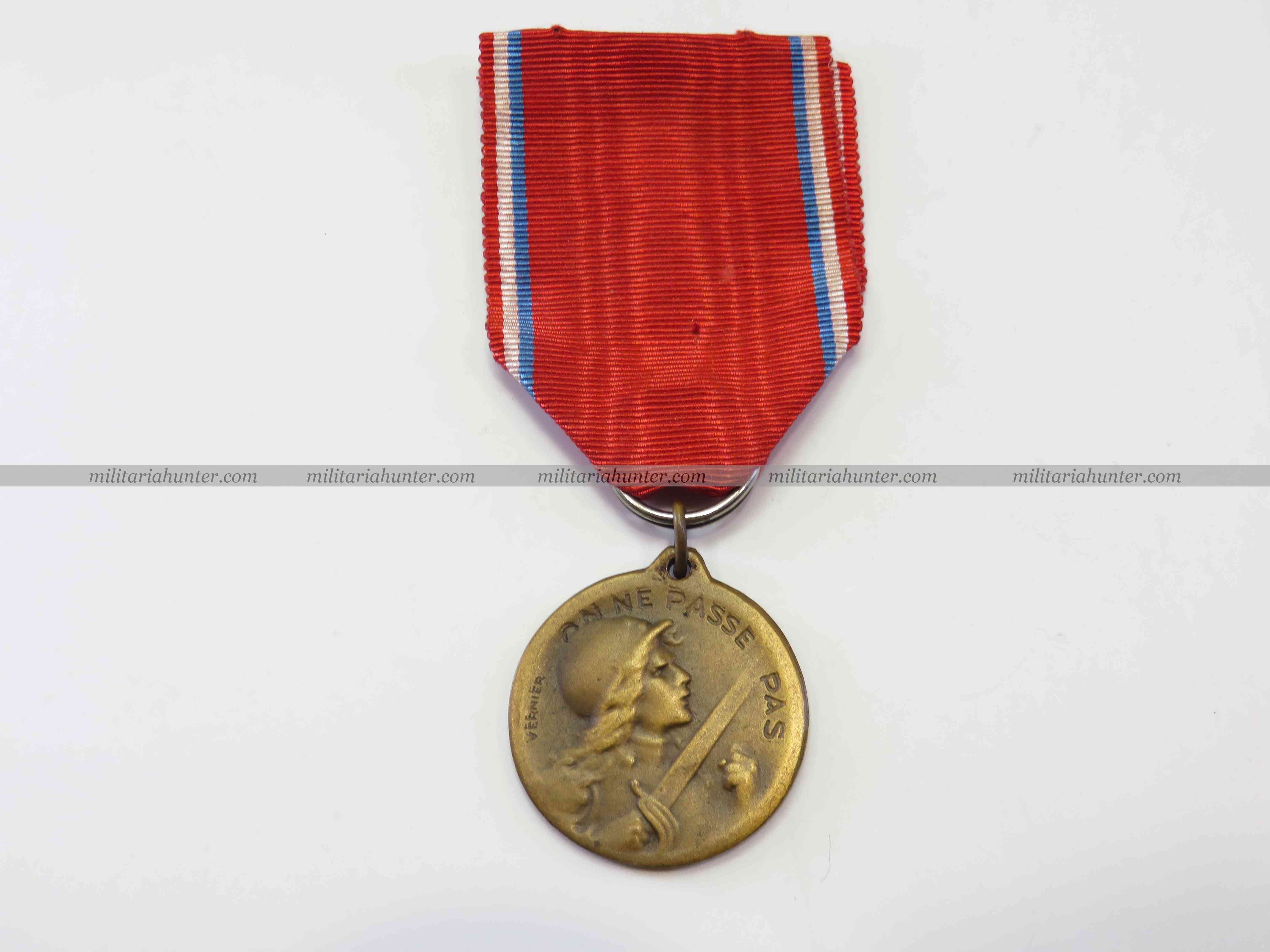militaria : WW1 French Verdun Medal - Médaille de Verdun