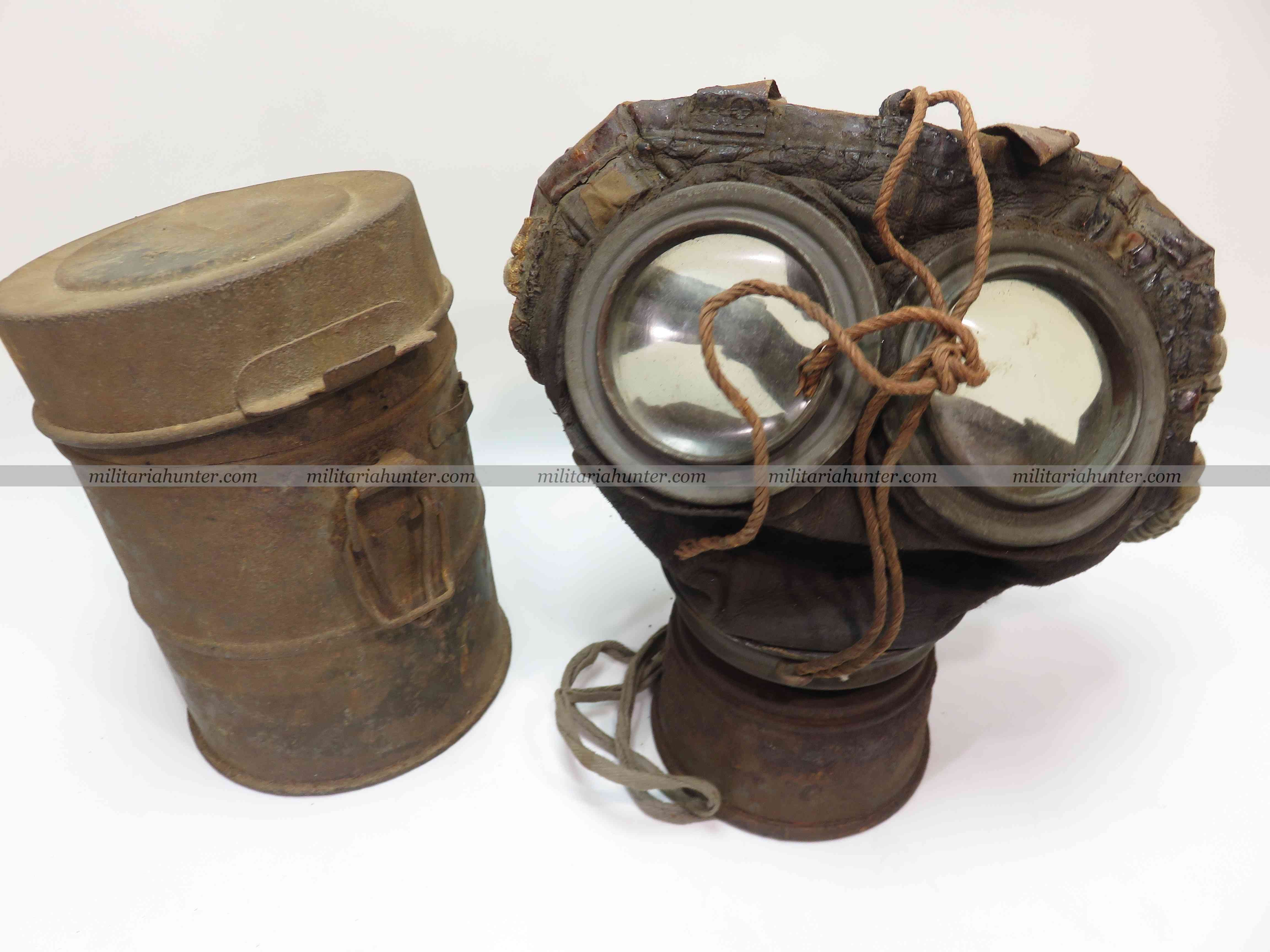 militaria : ww1 german gas mask Lederschutzmask - filtre avec bouchon et opercule