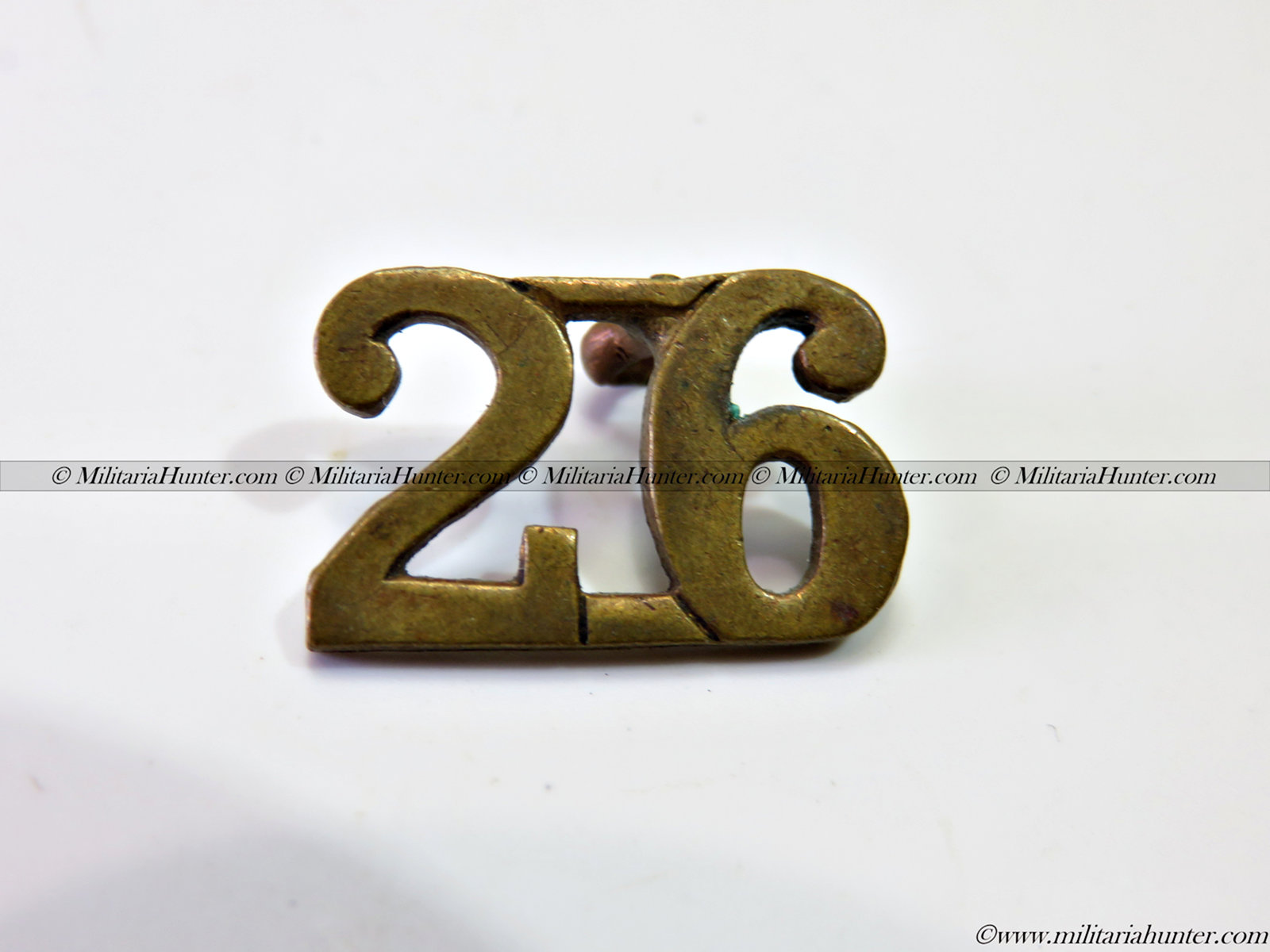 militaria : ww1 CEF 26th Battalion scarce numeral shoulder badge, New Brunswick