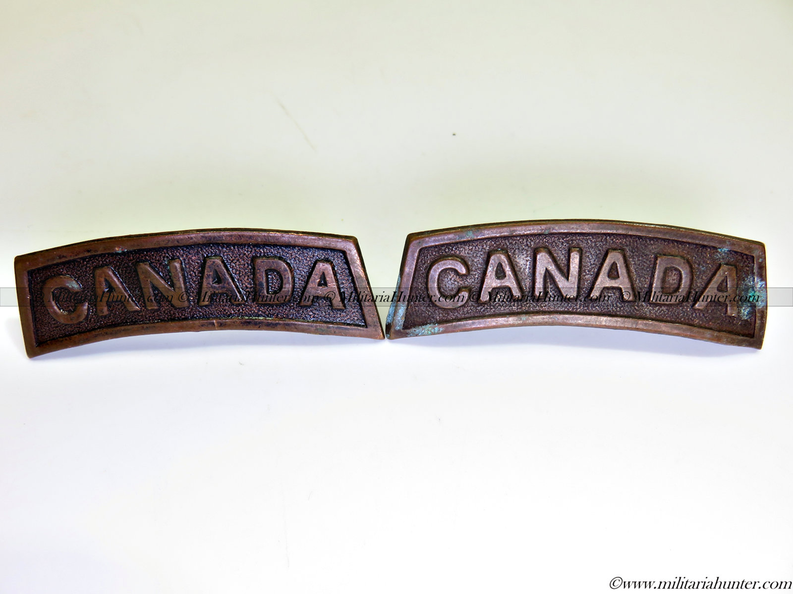 militaria : ww1 CEF CANADA shoulder titles pair